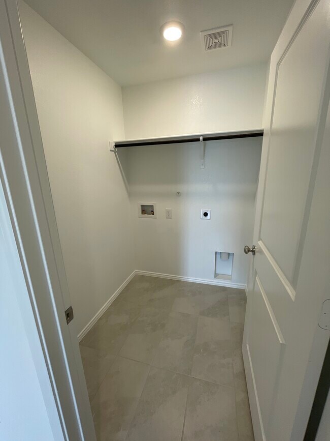 Foto del edificio - 309 Sun Bluff Rd