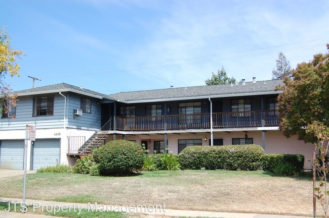 Building Photo - 4439 V St