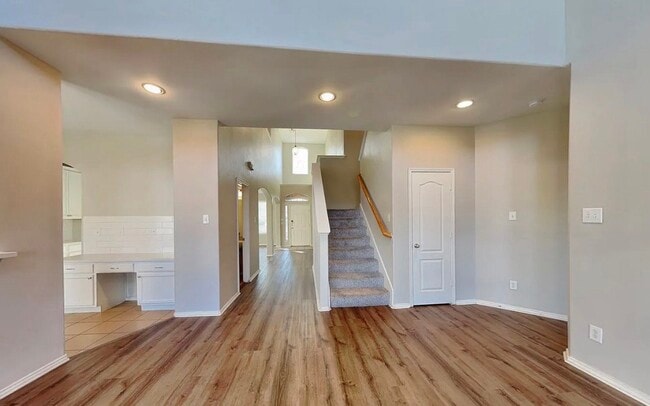 Foto del edificio - Elegant Simplicity in This Beautiful 4-Bedroom Residence