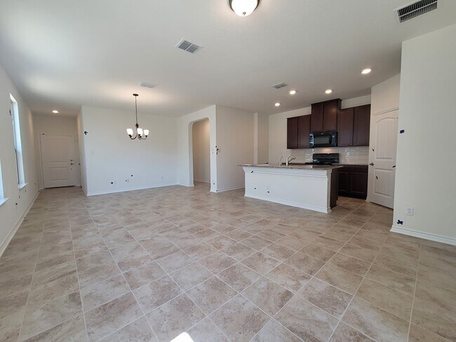 Building Photo - 233 Deer Crest Dr
