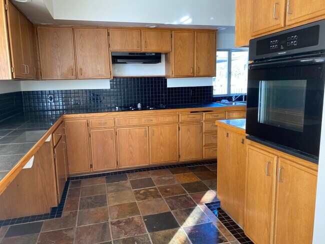 Building Photo - 3812 Beach Dr SW