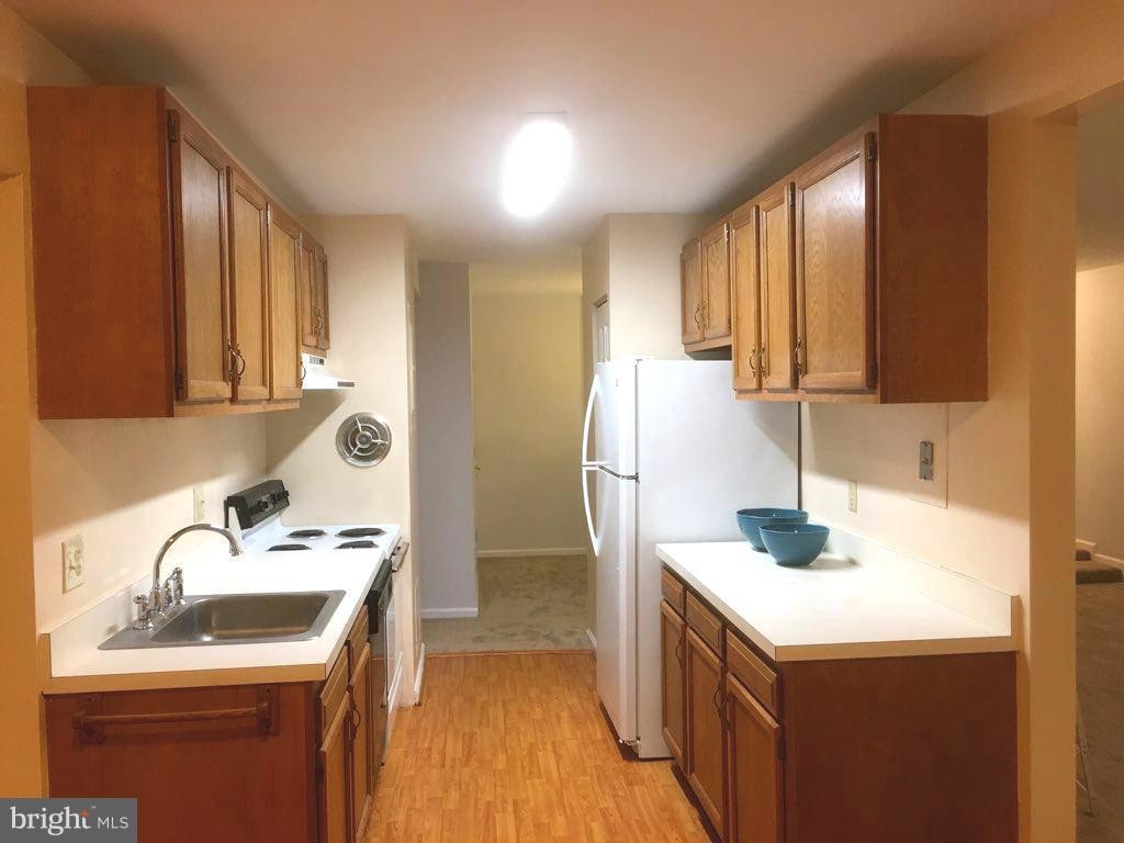 422 Girard St, Gaithersburg, MD 20877 Condo for Rent in Gaithersburg