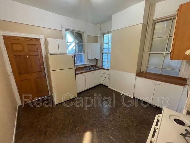 Foto del edificio - 669 Clinton Ave