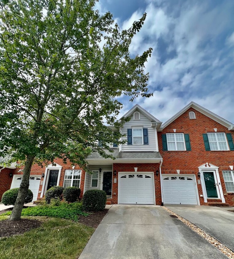 Primary Photo - Beautiful Brick Townhome in Piedmont Trace