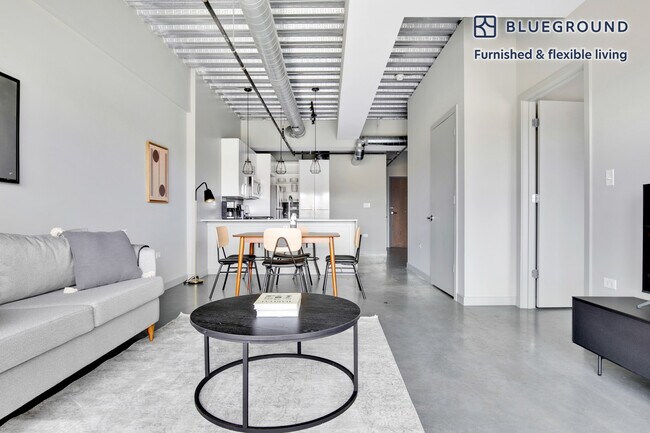 Foto del edificio - 1241 N Milwaukee Ave