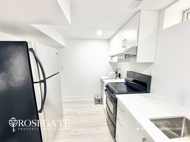 Building Photo - Spacious 3-Bedroom Basement Unit in Kitchener | Internet & Parking Included