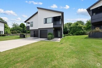 Building Photo - 2200 Millbank Village Ct
