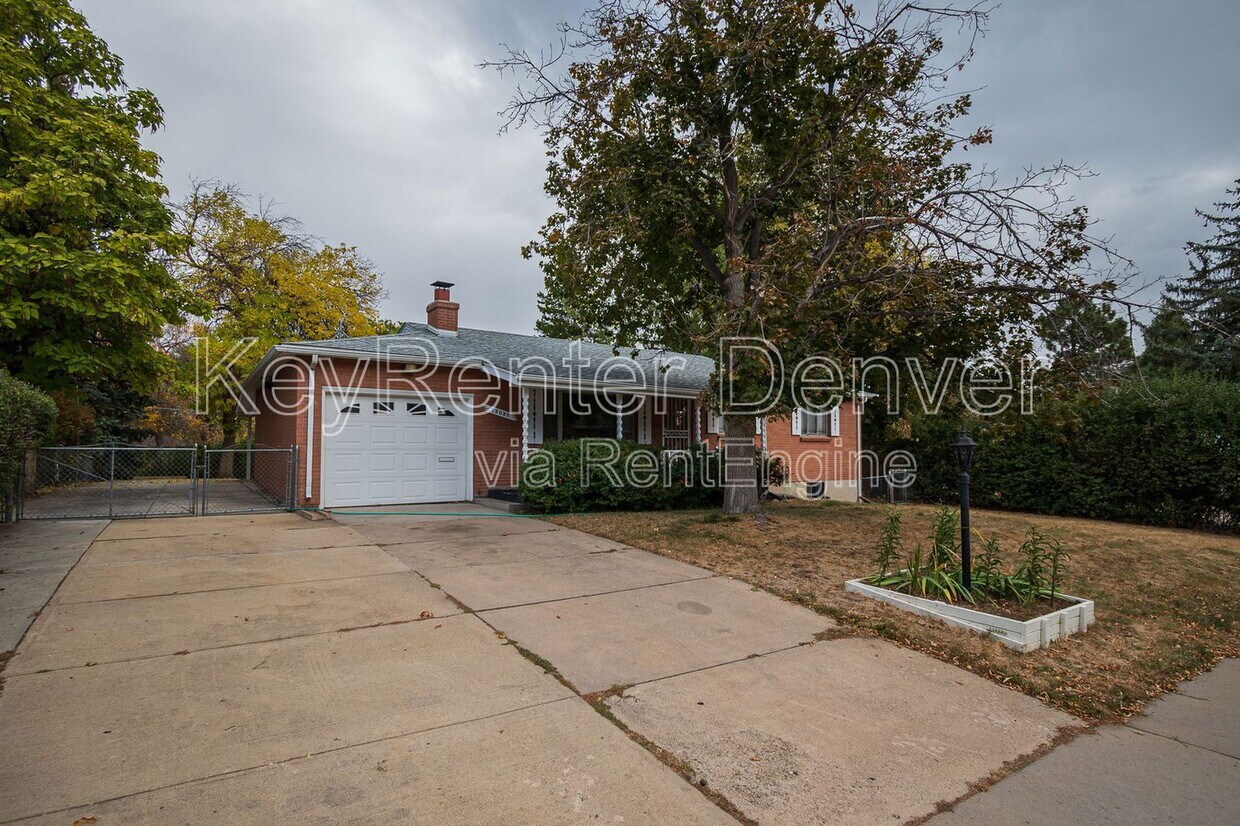 Primary Photo - 12037 W Arizona Ave