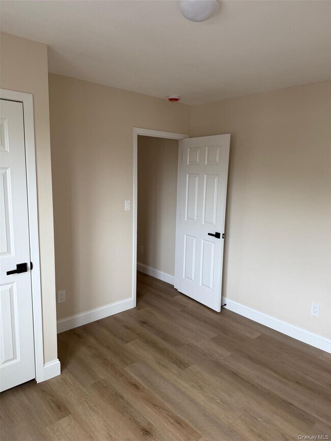 Foto del edificio - 3 Railroad Ave