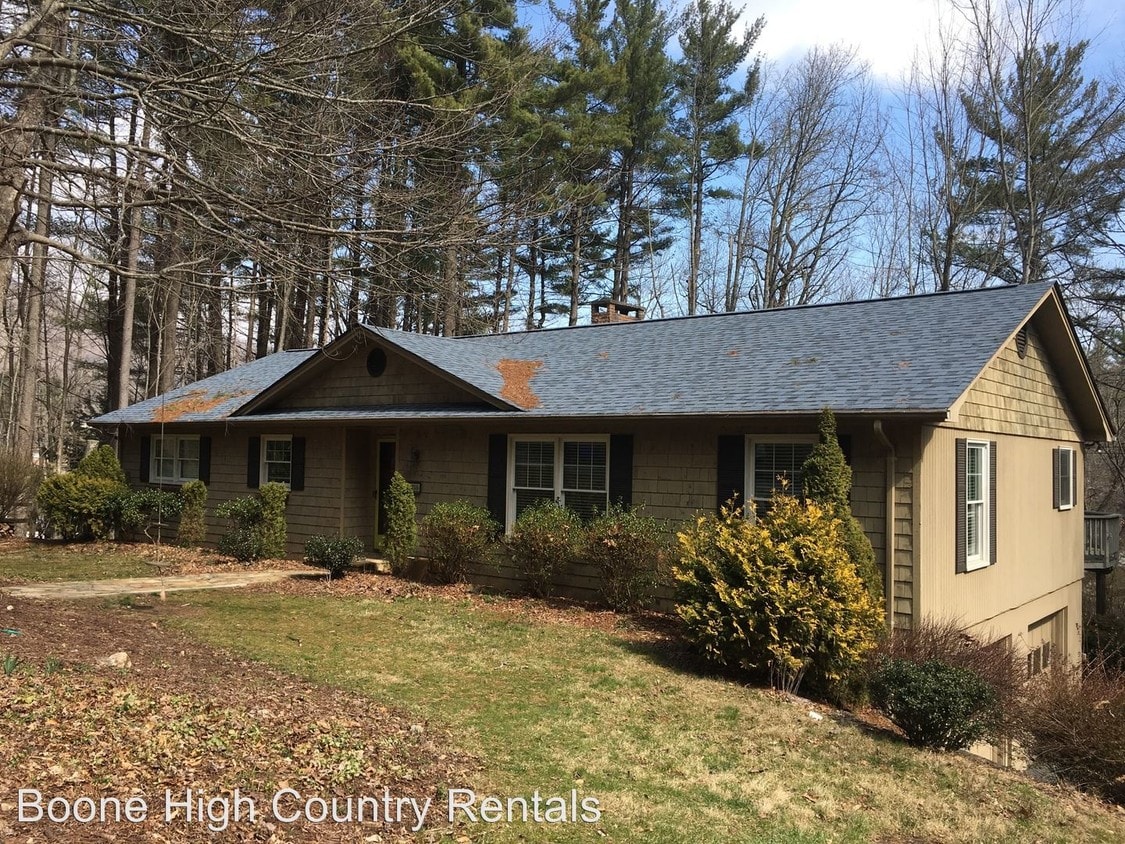 208 Rhododendron Ln, Boone, NC 28607 House Rental in Boone, NC