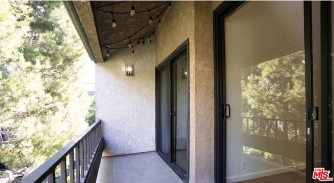 Foto del edificio - 8675 Falmouth Ave