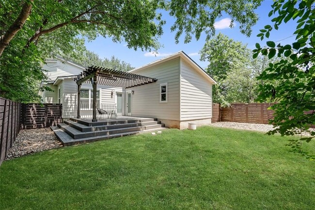 Building Photo - 1809 Pasadena Dr