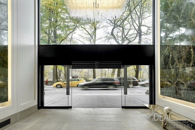 Foto del edificio - 767 5th Ave
