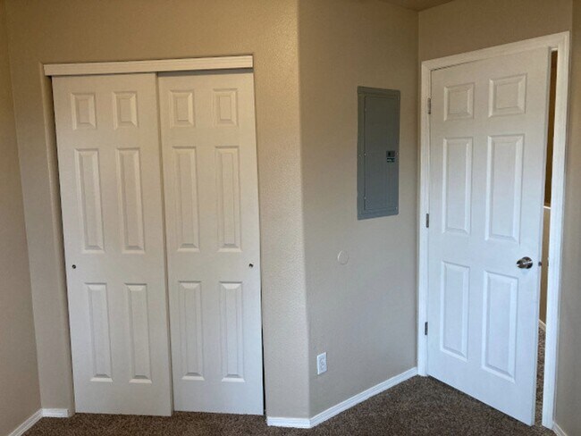 Foto del edificio - 114 N Bowdish Rd