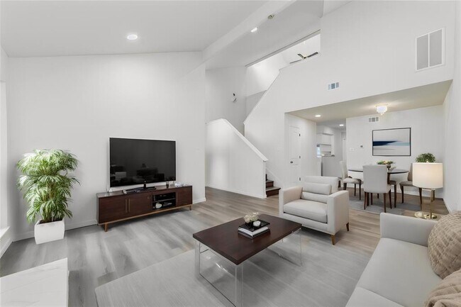 Building Photo - 9375 Westwood Village Dr