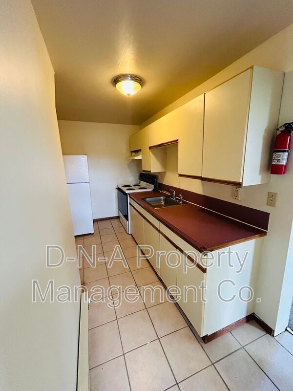 Building Photo - 1429 Pocono Blvd