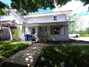 Building Photo - 1224 Pondview Ave