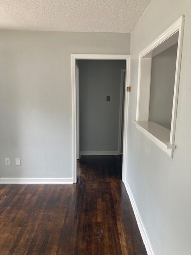 Building Photo - Gulfport 2 Bedroom