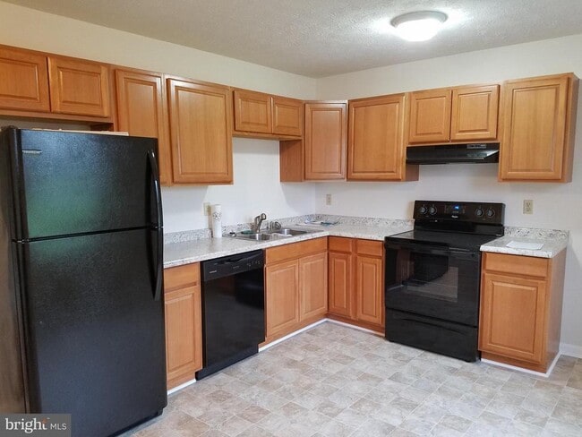Building Photo - 200 Hackberry Dr