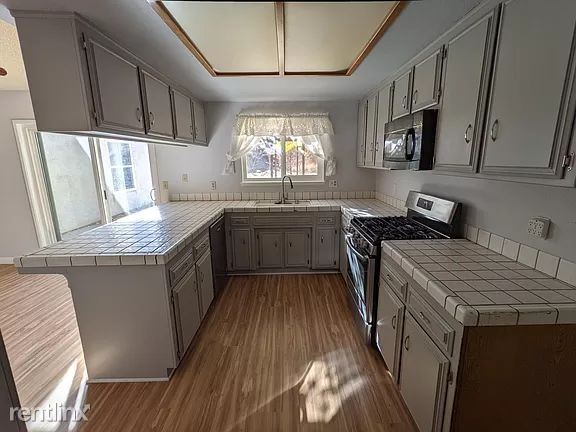 Building Photo - 3 br, 2 bath House - 1361 El Rancho Dr