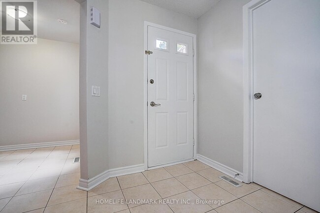 Building Photo - 48 Green Spring Dr