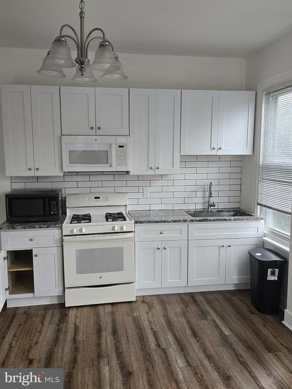 Building Photo - 5017 Penn St