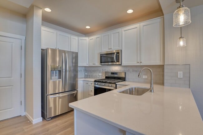 Building Photo - 3651 Moon River Dr