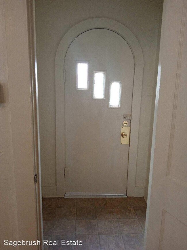 Foto del edificio - 3 br, 1 bath House - 1023 W. University