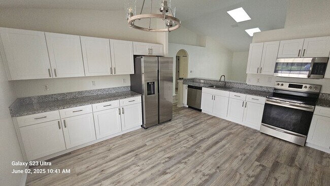 Building Photo - Updated 3 Bedroom, 2 Bath Home in Matanzas...