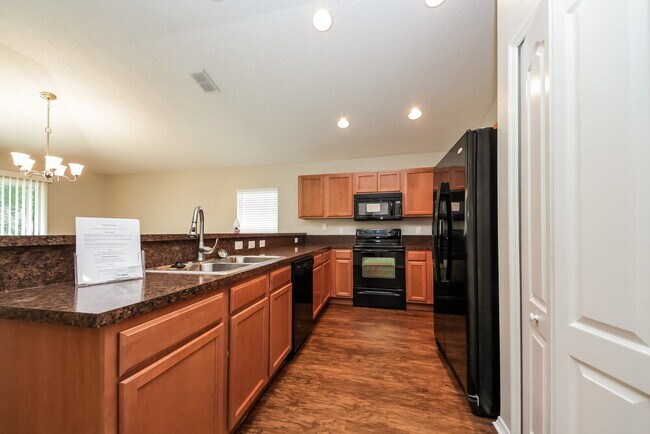 Foto del edificio - 11738 Silver Hill Dr