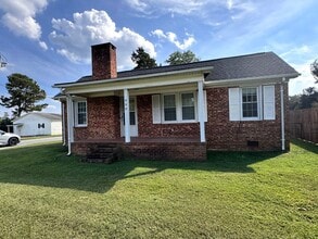 Building Photo - 808 Burlington Ave