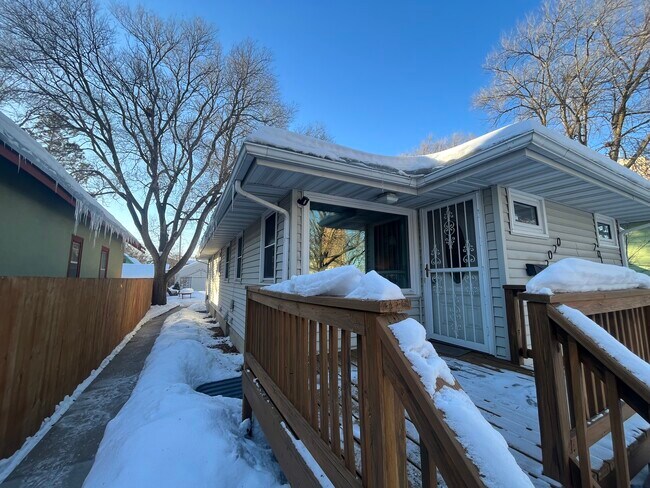 Building Photo - 2020 26th Ave S