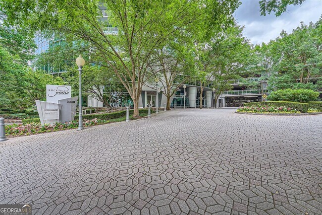 Building Photo - 3338 Peachtree Rd NE