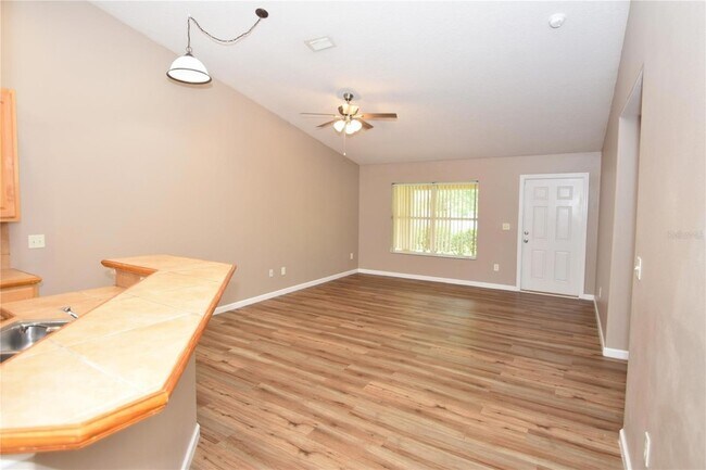 Building Photo - 7 Ryarbor Dr