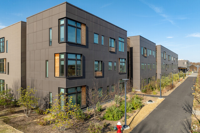 Building Photo - Meadows Apartments