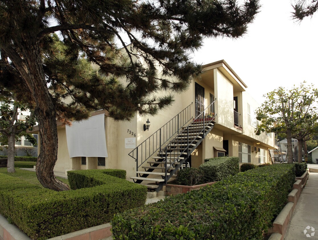 Building Photo - Friends and Palmetto Apartments