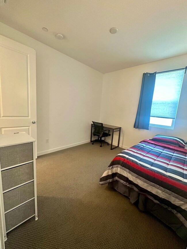 Foto del edificio - 5801 Sterling St