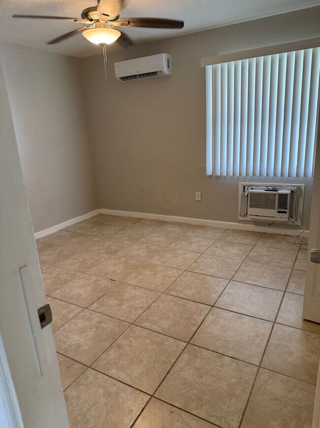 Foto del edificio - 1701 Pasadena Dr