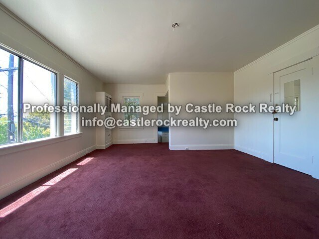 Building Photo - 210 Ridgeway Ave