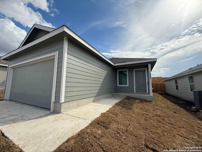 Building Photo - 227 Ottawa Way