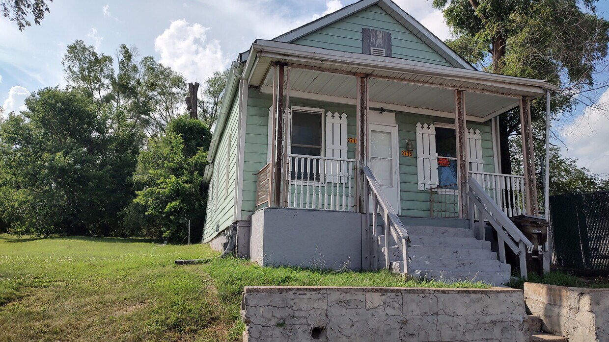 Primary Photo - 2715 SW Adams St