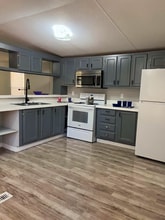 Building Photo - 777 E Yerby St