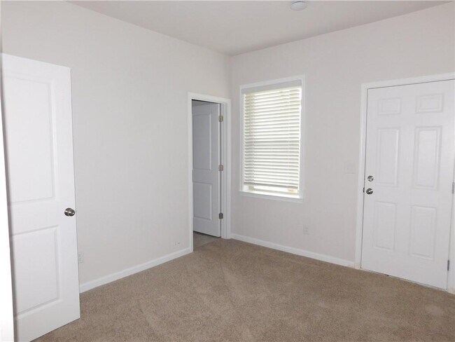 Building Photo - 1626 Halbrook Pl SW