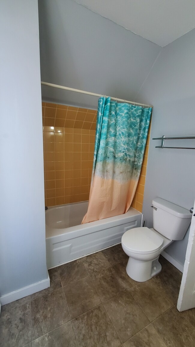 Building Photo - 459 High St