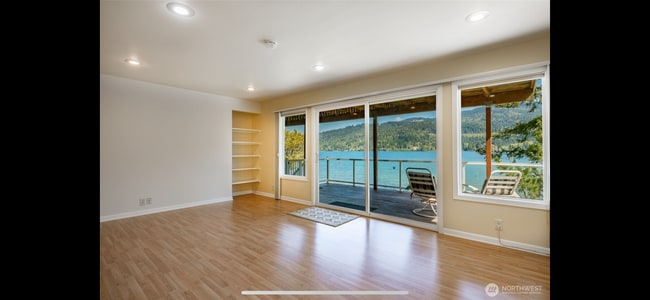 Building Photo - 18 Spinnaker Ln