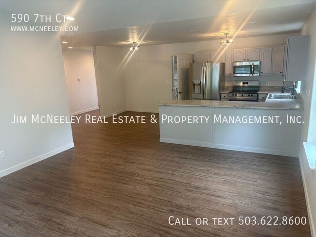 Foto del edificio - 590 7th Ct