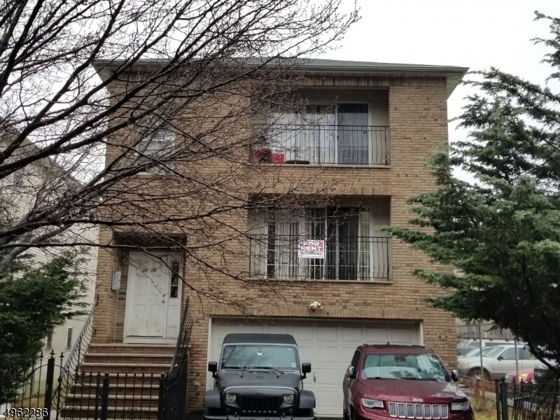 Primary Photo - 13 Chestnut St