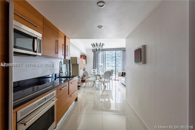 Foto del edificio - 465 Brickell Ave