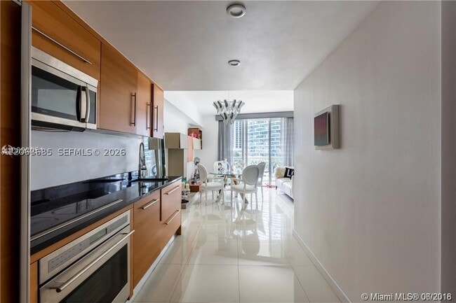 Building Photo - 465 Brickell Ave
