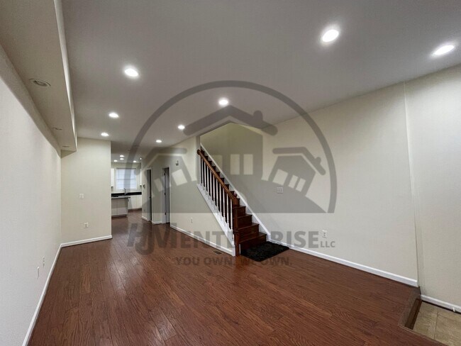 Photo - 2431 Jefferson St Townhome